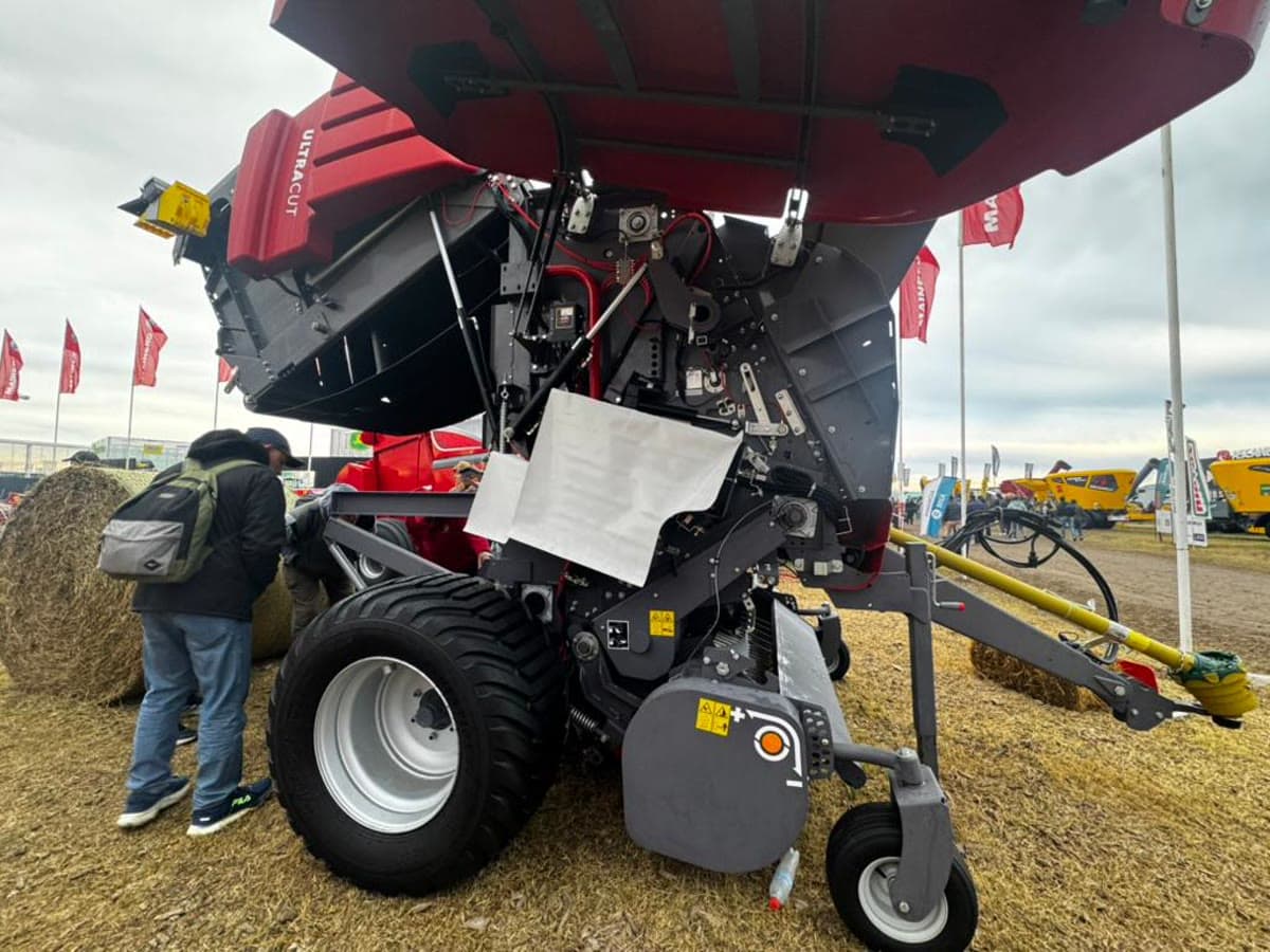 Empacadora en feria agrícola — FIANZA ROME maquinaria agrícola Perú